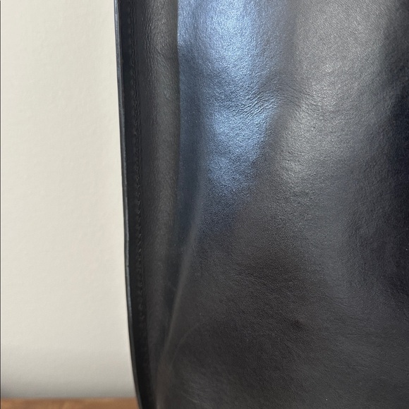 TRADEMARK Tall Leather Tote - Picture 5 of 15